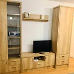 Nice Apt Near Spitalul Judetean, All You Need Lr14
