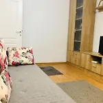 Nice Apt Near Spitalul Judetean, All You Need Lr14