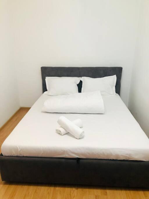 Apt Near Spitalul Judetean, Need Lr14 Apartment