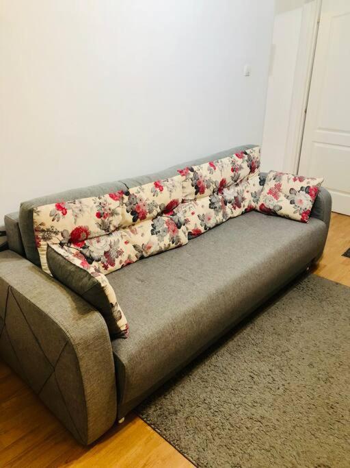Apt Near Spitalul Judetean, Need Lr14 *