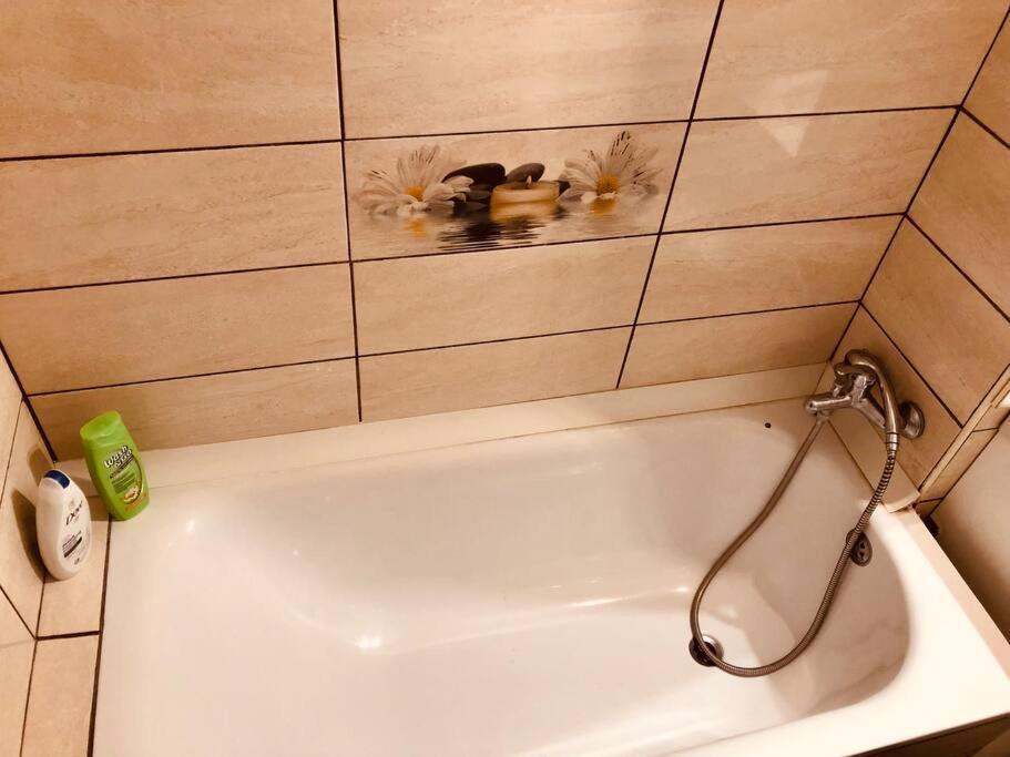 Apt Near Spitalul Judetean, Need Lr14 Apartment *